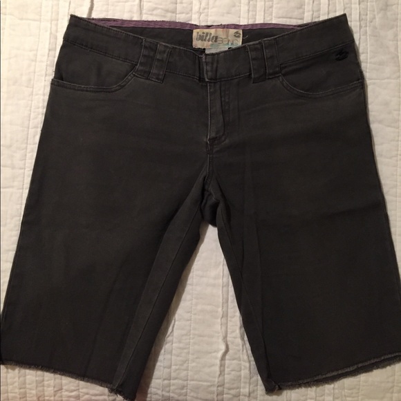 Billabong Shorts - Picture 1 of 4